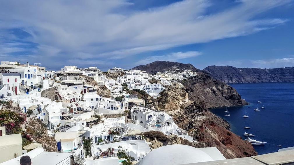 Santorini Pleasure Studios Fira  Exterior foto